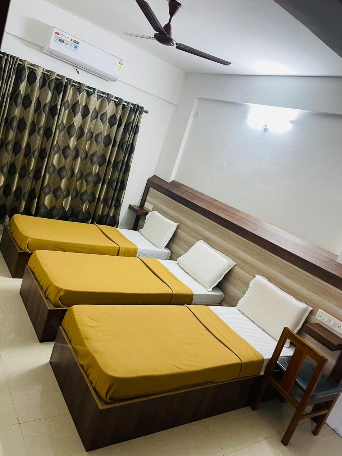 B Six Hotel Bangalore Exterior foto
